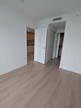 6468 Willingdon Av in Burnaby, BC - Building Photo - Building Photo