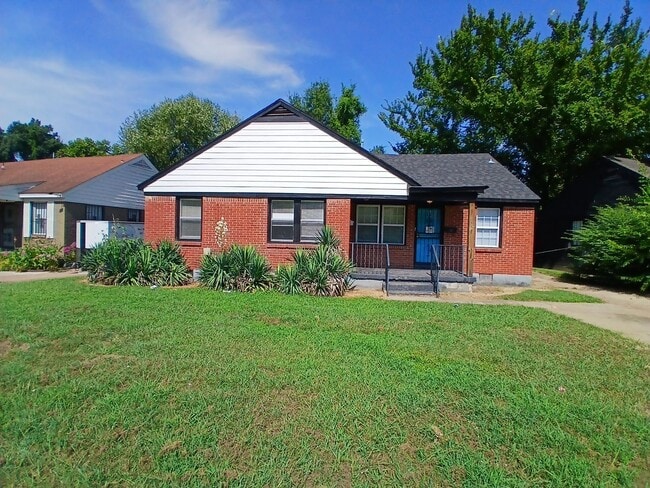 125 Eastview Dr in Memphis, TN - Building Photo - Building Photo