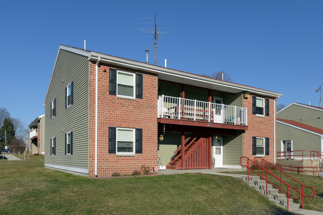 James Thomas Apartments in Taunton, MA - Building Photo