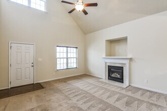 1056 S Philwood Ct in Fuquay Varina, NC - Building Photo - Building Photo
