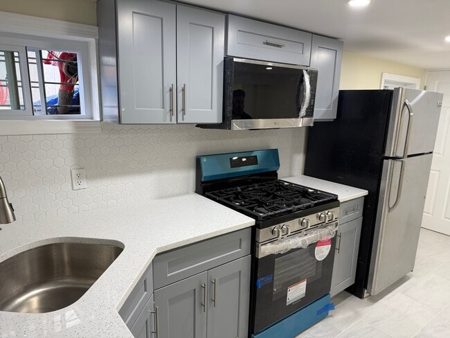 15132 81st St, Unit LL #2 in Howard Beach, NY - Building Photo - Building Photo