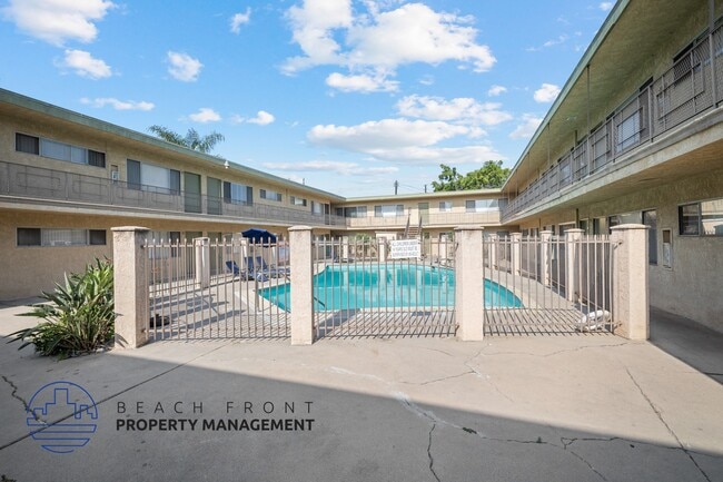 709 N. Inglewood Ave. in Inglewood, CA - Building Photo - Building Photo