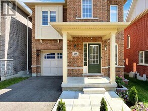 19 Camilleri Rd in Ajax, ON - Building Photo - Building Photo