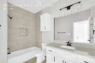 909 E 13th St in San Juan, TX - Foto de edificio - Building Photo