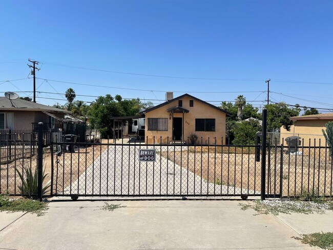 342 W 3rd St in Perris, CA - Building Photo - Building Photo