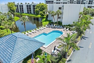 1605 S US Hwy 1, Unit B205 in Jupiter, FL - Building Photo