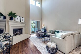 14725 Stanford Ct in Dallas, TX - Building Photo - Building Photo