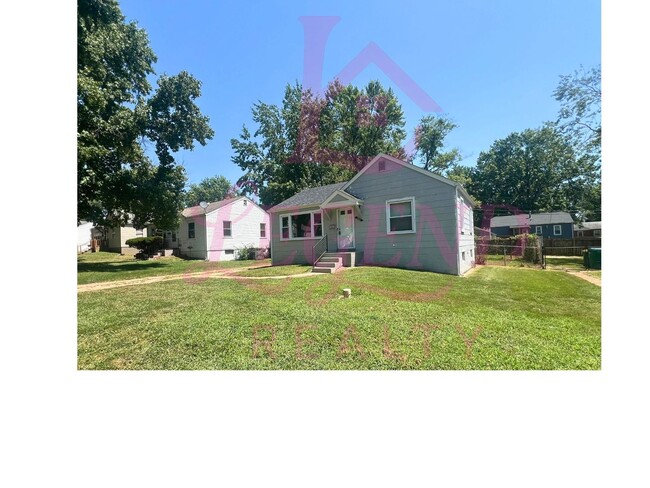 1914 Bainbridge Dr in St. Louis, MO - Building Photo - Building Photo