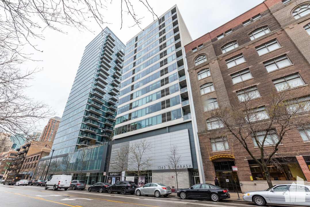 1345 S Wabash Ave, Unit 1202 in Chicago, IL - Building Photo