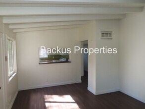 240 Walnut St in Pacific Grove, CA - Building Photo - Building Photo