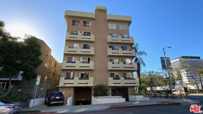 701 S Kingsley Dr in Los Angeles, CA - Building Photo - Building Photo