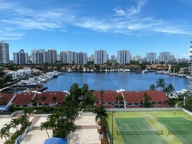 3640 Yacht Club Dr in Aventura, FL - Building Photo