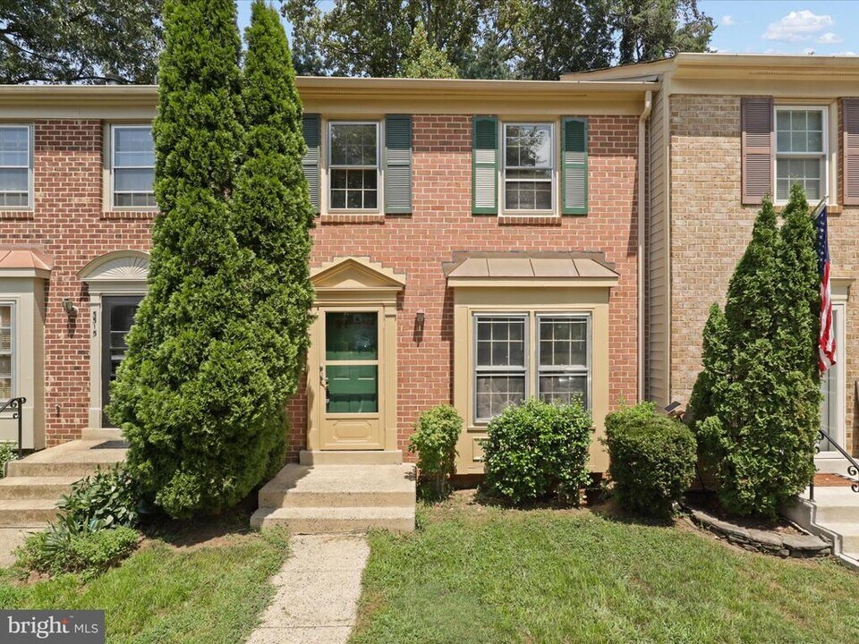 5513 Ridgeton Hill Ct in Fairfax, VA - Building Photo