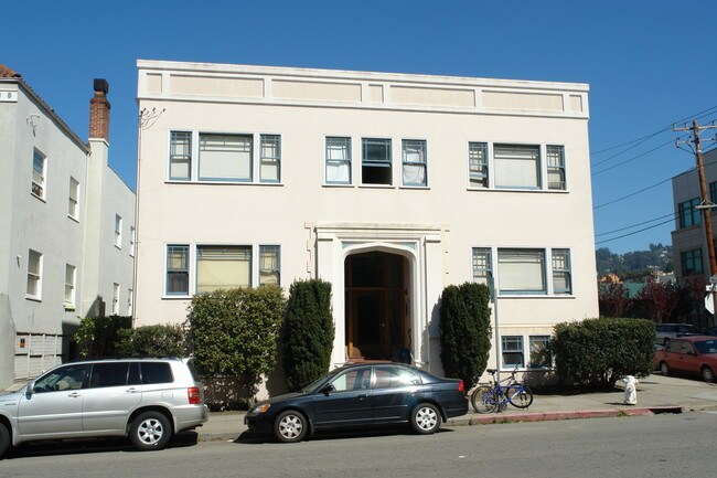 2131 Hearst Ave in Berkeley, CA - Building Photo - Building Photo