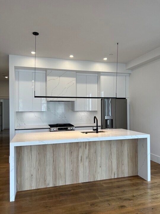 31 Savin Hill Ave in Boston, MA - Building Photo