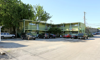 621 W 31st St Apartments