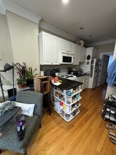 106 Charles St, Unit 3 in Boston, MA - Building Photo - Building Photo