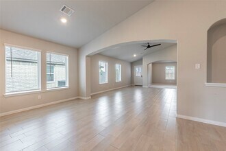 250 Eagleville Dr in Alvin, TX - Building Photo - Building Photo