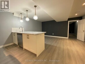 271 Wardlaw Pl in Vaughan, ON - Building Photo - Building Photo