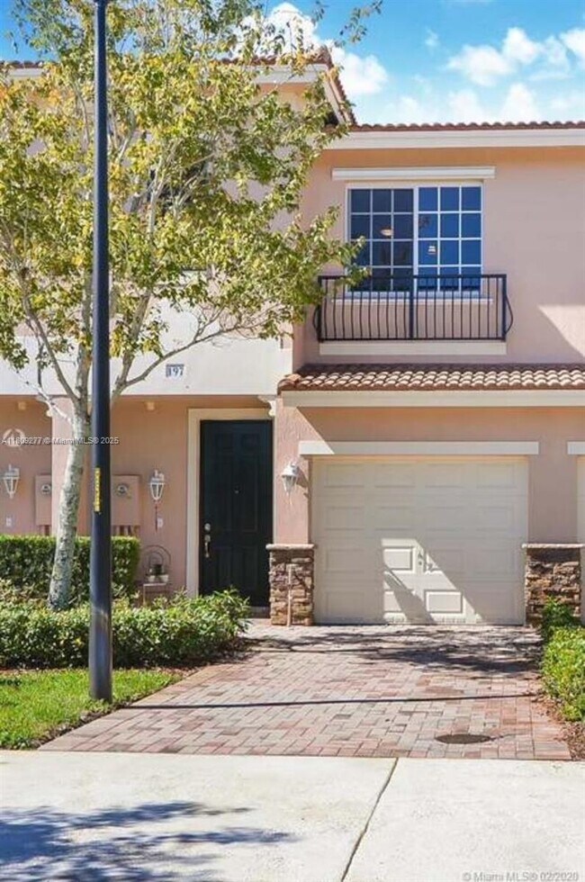 197 Las Brisas Cir in Weston, FL - Building Photo - Building Photo