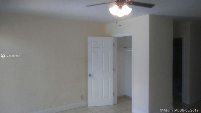 2441 SW 27th Ave-Unit -5 in Miami, FL - Building Photo - Building Photo