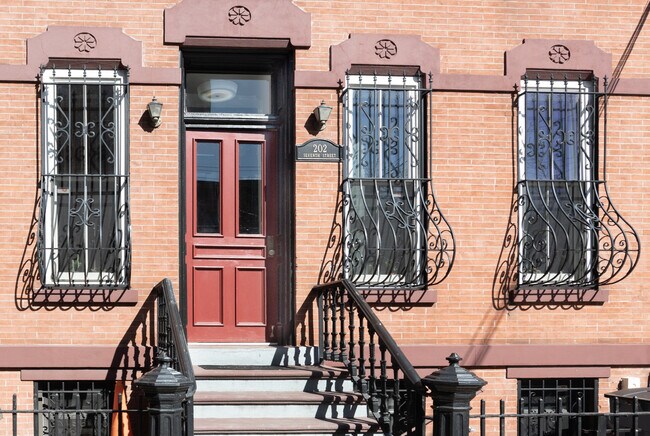 202 7th St in Jersey City, NJ - Foto de edificio - Building Photo