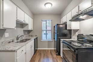 Forrest Cove in Memphis, TN - Building Photo