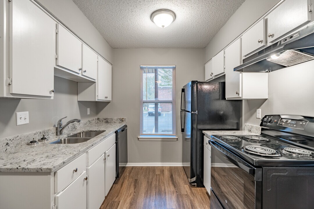 Forrest Cove in Memphis, TN - Foto de edificio