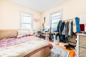 394 Centre St, Unit 2 in Boston, MA - Building Photo - Building Photo