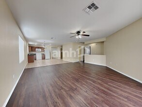 5906 W Southgate Ct in Phoenix, AZ - Building Photo - Building Photo