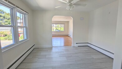 852 Smith St, Unit #2 in Providence, RI - Foto de edificio - Building Photo