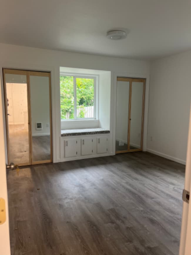 2115-2125 Hamilton Ave in North Bend, OR - Building Photo - Building Photo