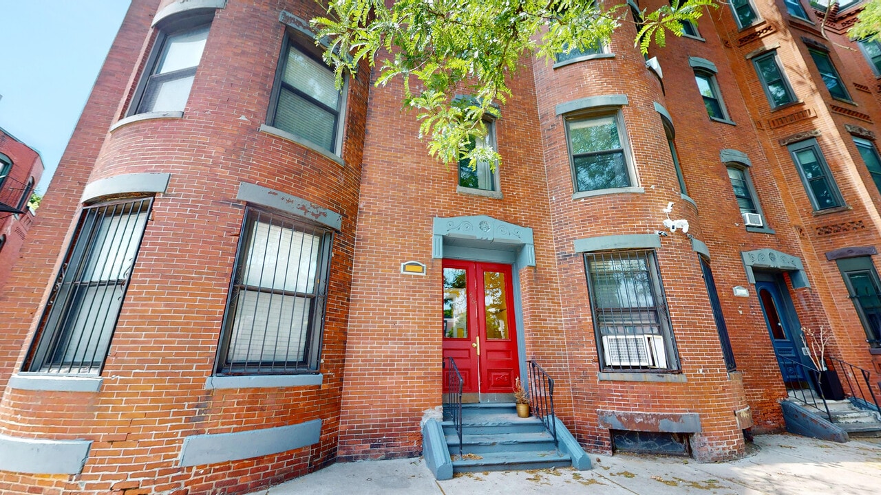 88 Hammond St, Unit 8M in Boston, MA - Building Photo