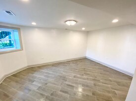 3651 W Palmer St, Unit 1F in Chicago, IL - Building Photo