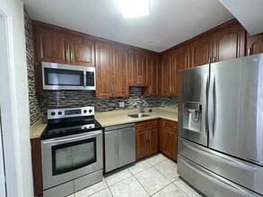 821 NW 46th Ave in Plantation, FL - Building Photo - Building Photo