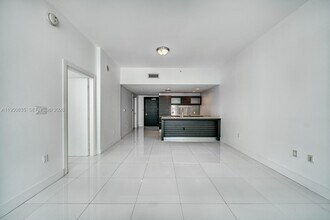 200 S Biscayne Blvd in Miami, FL - Building Photo - Building Photo