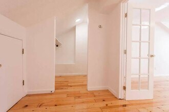 35 Fort Ave, Unit A in Boston, MA - Foto de edificio - Building Photo