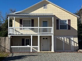 22 Covil Ave in Wilmington, NC - Building Photo