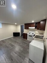 332 Jackson St W in Hamilton, ON - Building Photo