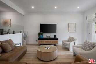 17165 Palisades Cir in Los Angeles, CA - Building Photo - Building Photo