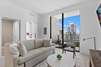 159 NE 6th St in Miami, FL - Building Photo - Building Photo