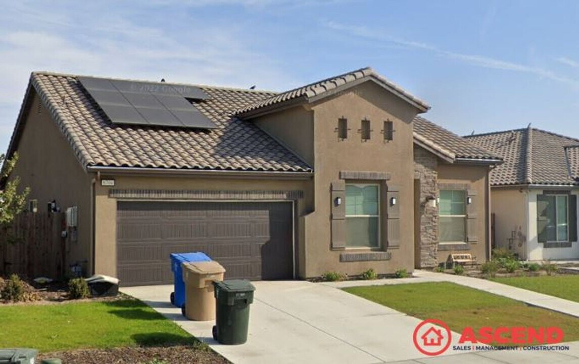 6704 Chestnut Wood Dr in Bakersfield, CA - Building Photo