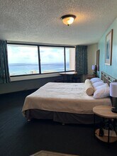 1700 Ala Moana Blvd in Honolulu, HI - Building Photo - Building Photo