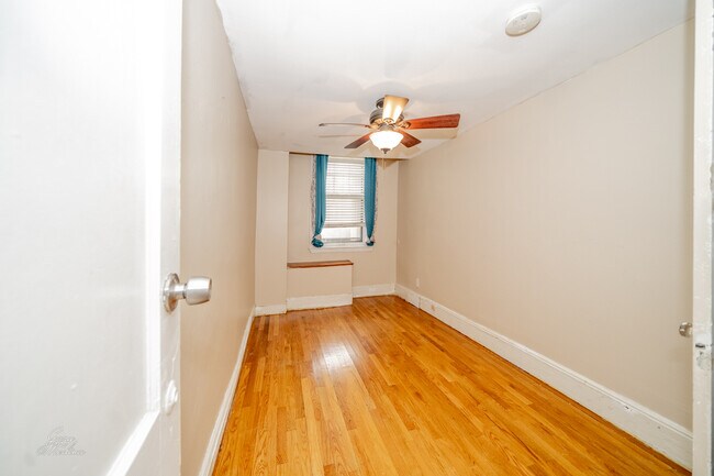 32 Sidlaw Rd, Unit 3 in Boston, MA - Building Photo - Building Photo