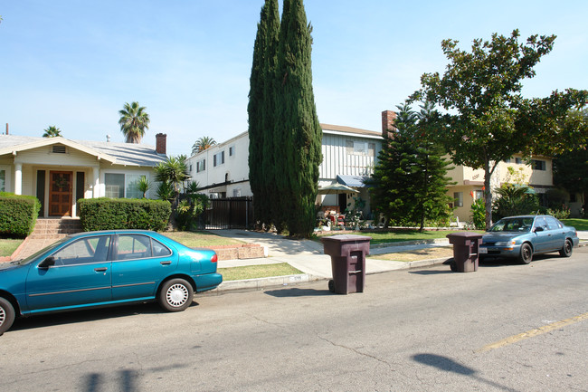 1229 Orange Grove Ave in Glendale, CA - Building Photo - Building Photo