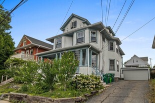 18 Quincy St, Unit 3 in Medford, MA - Building Photo