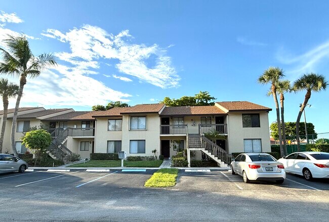 6649 Somerset Dr in Boca Raton, FL - Building Photo - Building Photo