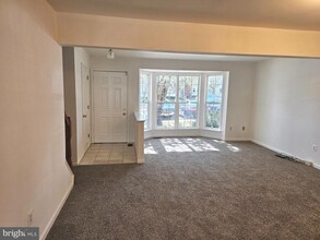 6122 Lands End Ct in Bryans Road, MD - Foto de edificio - Building Photo