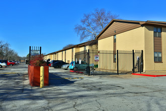 The Garden Apartments in Oklahoma City, OK - Building Photo - Building Photo