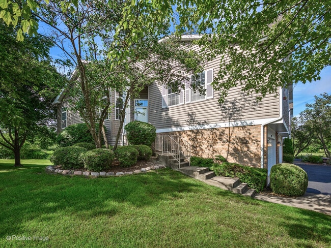 270 Prairie View Ln in Wheeling, IL - Foto de edificio - Building Photo